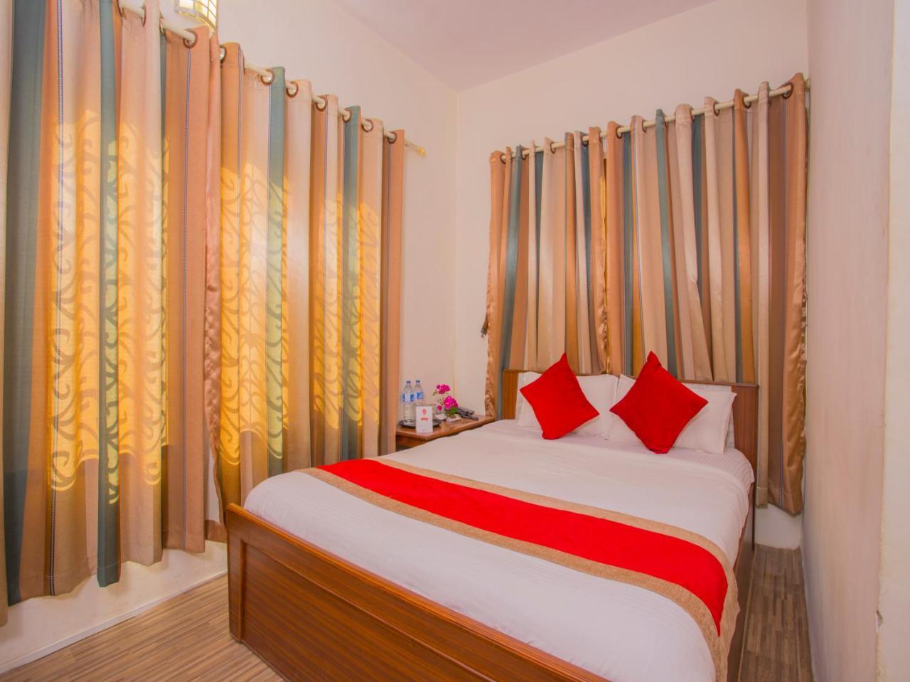 Oyo 255 White Zambala Hotel 카트만두 외부 사진