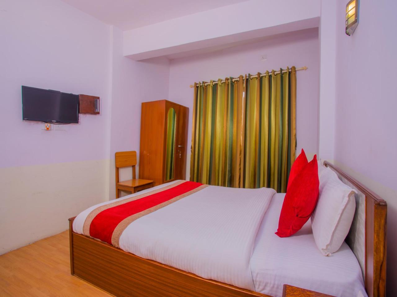 Oyo 255 White Zambala Hotel 카트만두 외부 사진