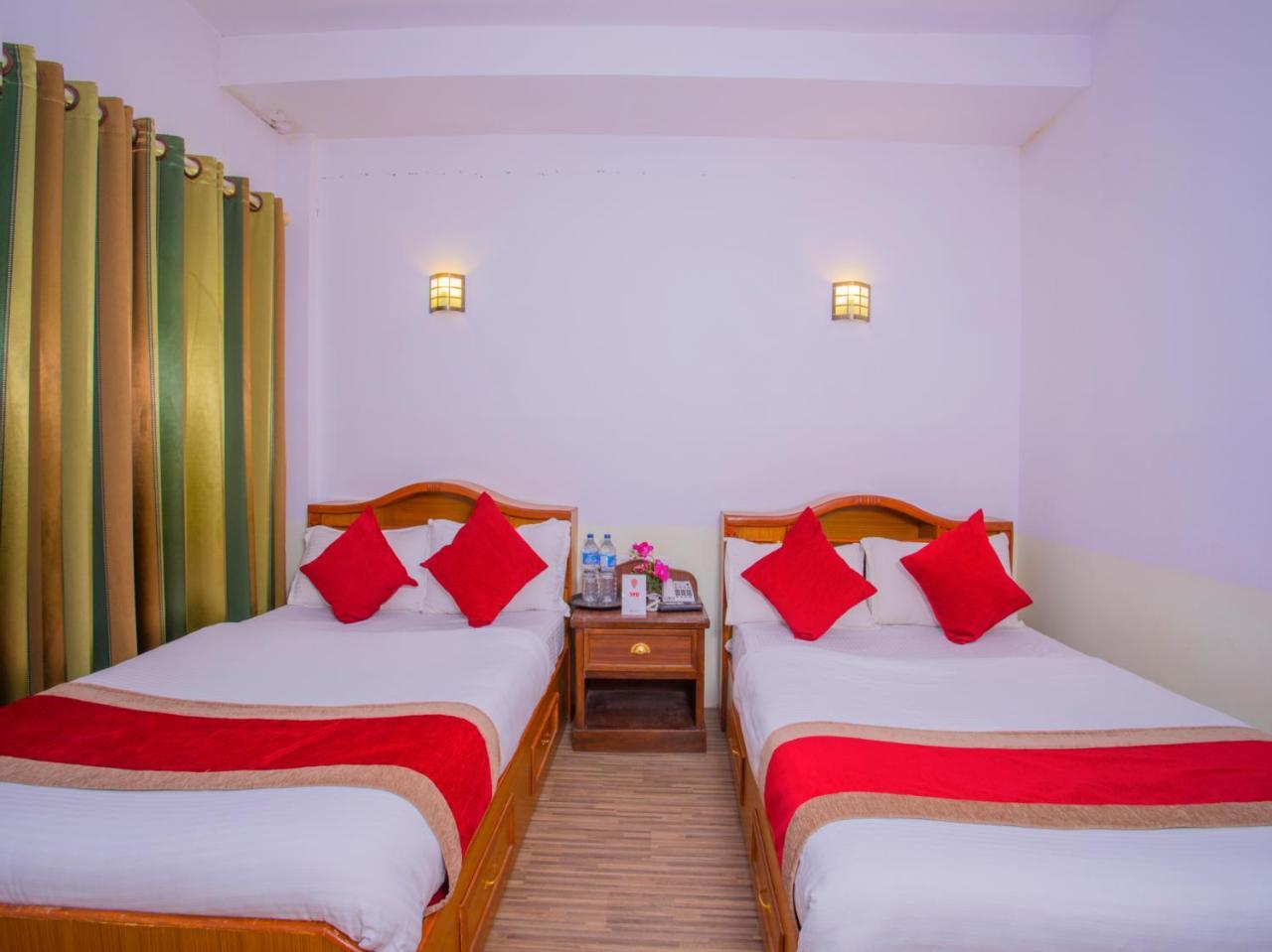 Oyo 255 White Zambala Hotel 카트만두 외부 사진