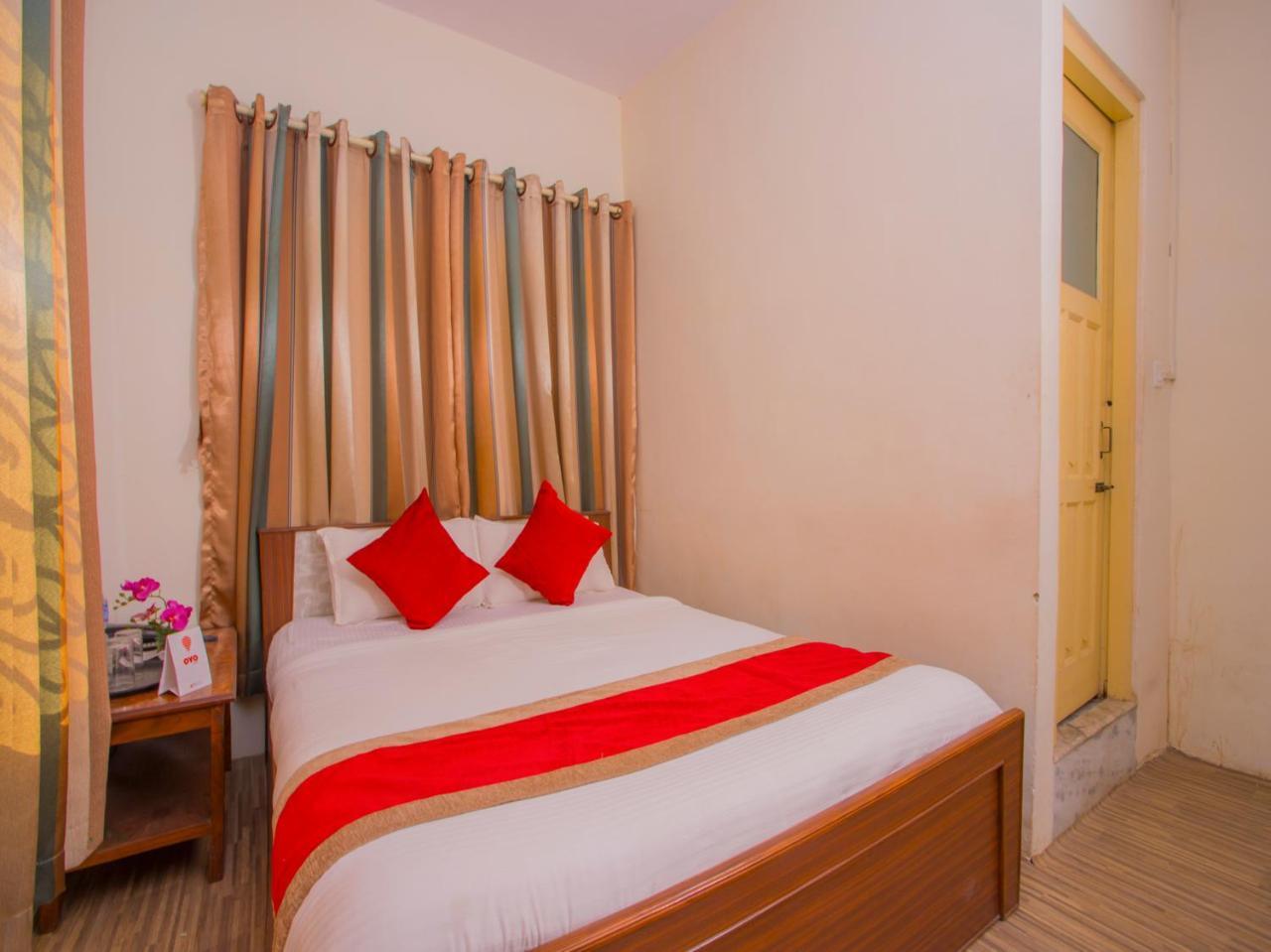 Oyo 255 White Zambala Hotel 카트만두 외부 사진