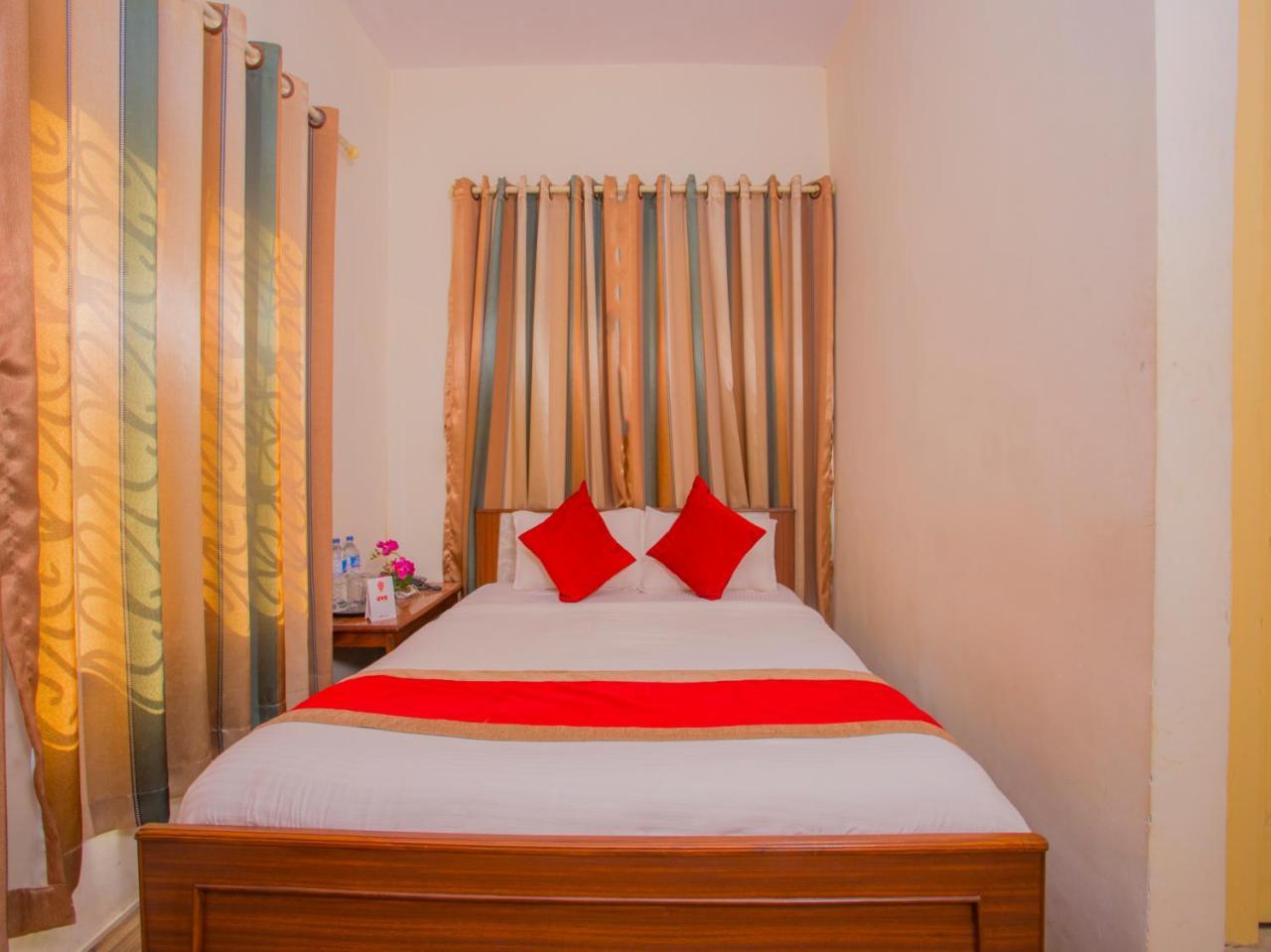 Oyo 255 White Zambala Hotel 카트만두 외부 사진