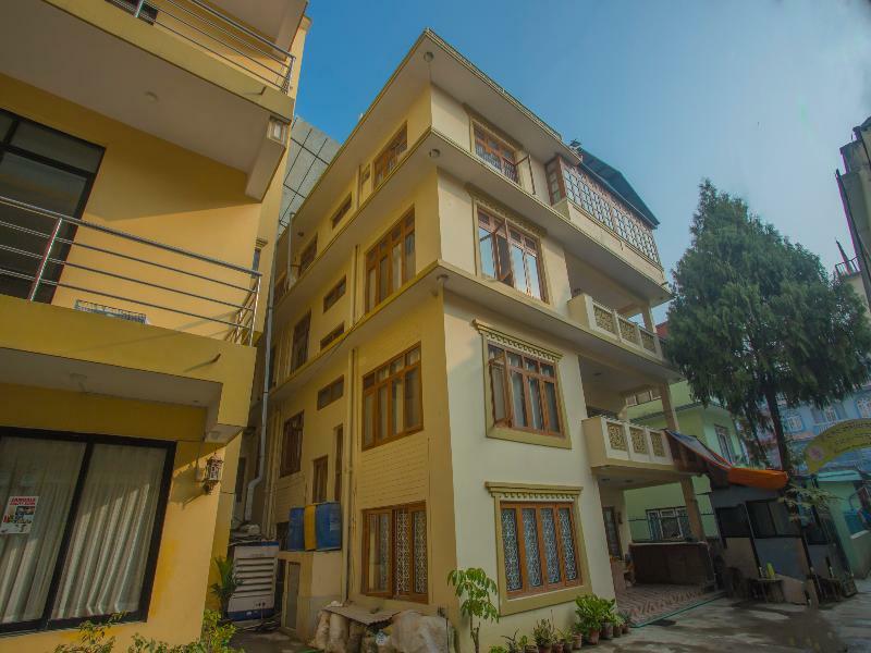 Oyo 255 White Zambala Hotel 카트만두 외부 사진